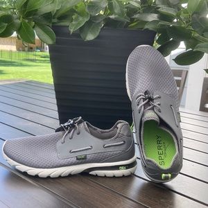 SOLD Men’s Sperry Topsider shoes, size 9.5